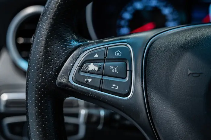 Mercedes-Benz C180 2018 - صورة 11