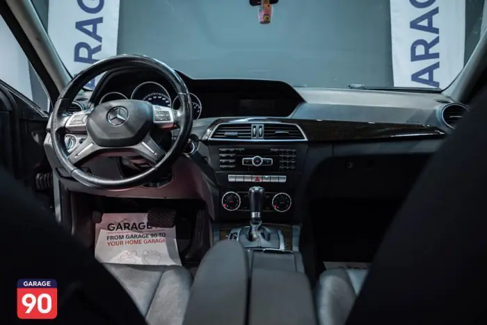 Mercedes-Benz C180 2014 - صورة 13