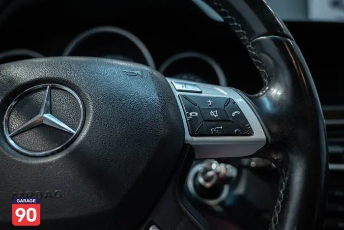 Mercedes-Benz C180 2014 - صورة 15
