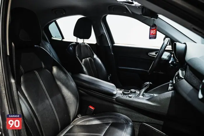 Alfa Romeo Giulia 2020 - صورة 15