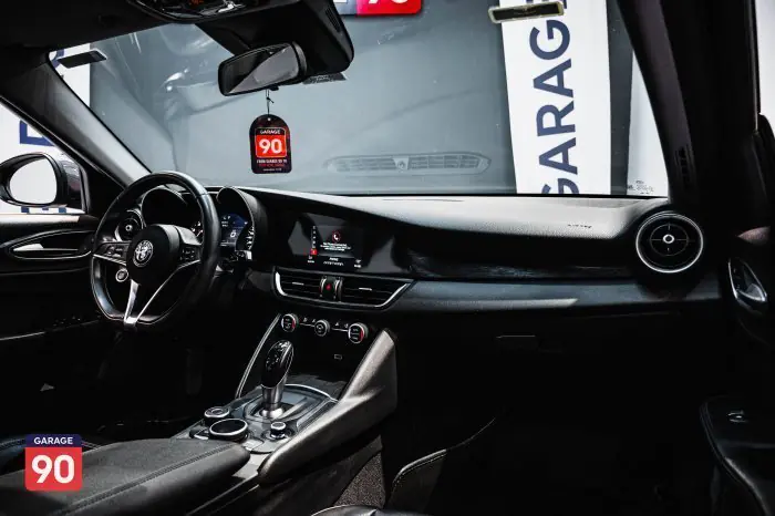 Alfa Romeo Giulia 2020 - صورة 11