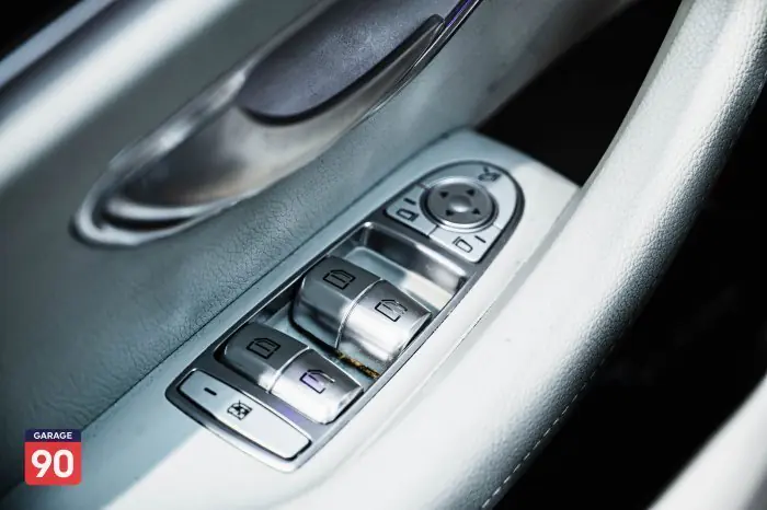 Mercedes-Benz E350e 2018 - صورة 16