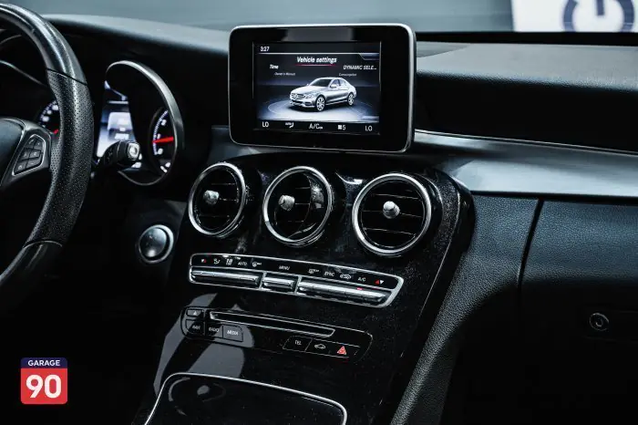 Mercedes-Benz C180 2017 - صورة 14