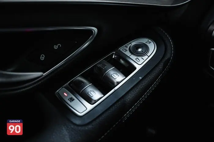 Mercedes-Benz C180 2017 - صورة 19
