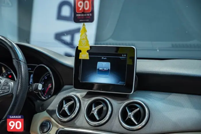 Mercedes-Benz CLA180 2019 - صورة 18