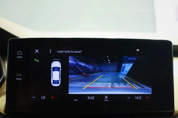 Skoda Octavia 2021 - صورة 10