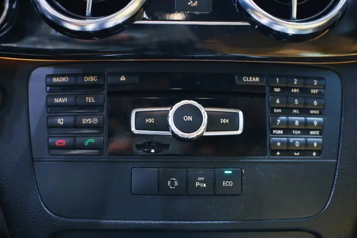 Mercedes-Benz GLK250 2014 - صورة 12
