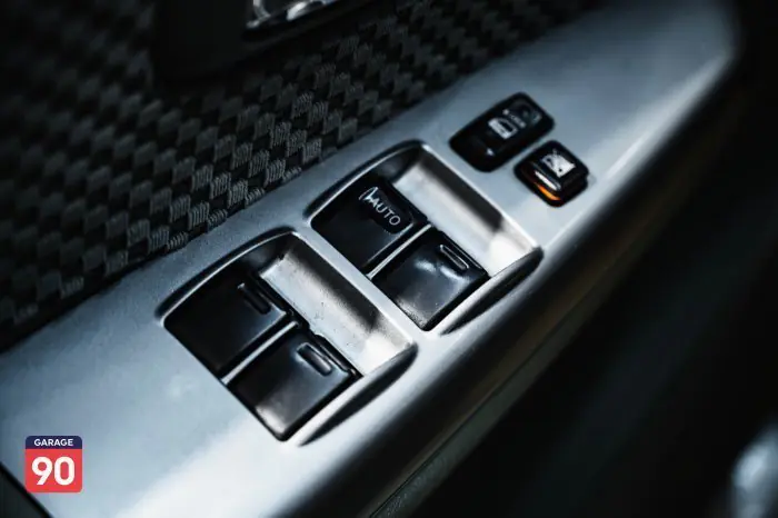 Toyota Fortuner 2013 - صورة 17