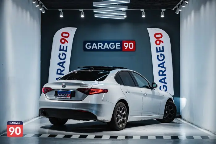 Alfa Romeo Giulia 2021 - صورة 8
