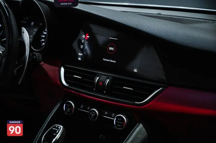 Alfa Romeo Giulia 2021 - صورة 16