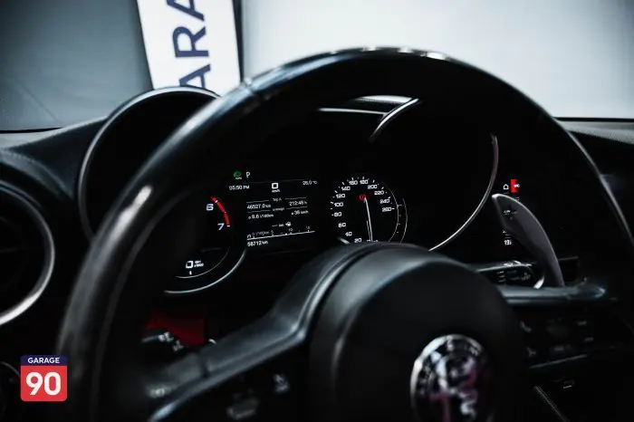 Alfa Romeo Giulia 2021 - صورة 15