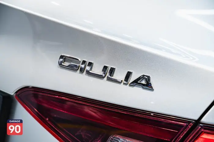 Alfa Romeo Giulia 2021 - صورة 12