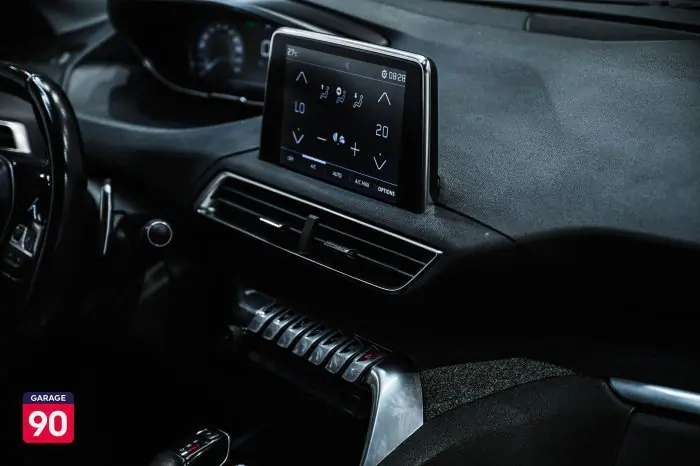 Peugeot 3008 2020 - صورة 10
