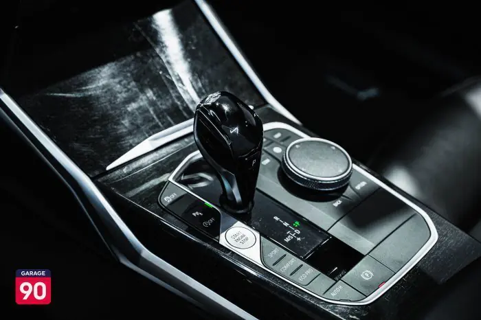 bmw 320i 2020 - صورة 10