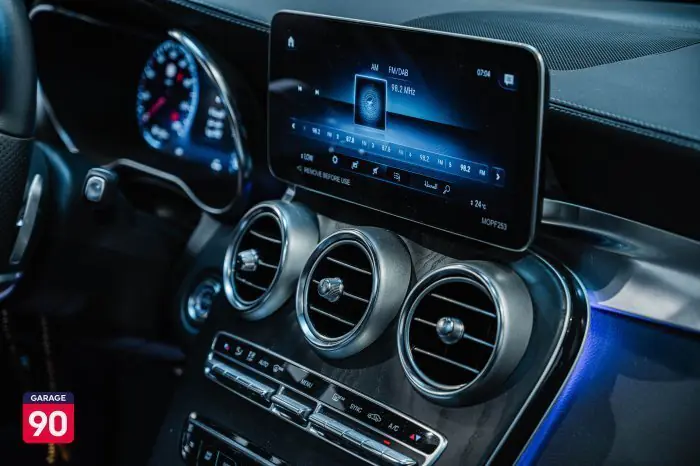 Mercedes-Benz GLC200 2023 - صورة 15