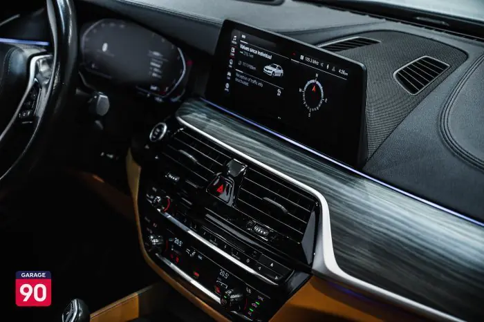 bmw 520i 2020 - صورة 14