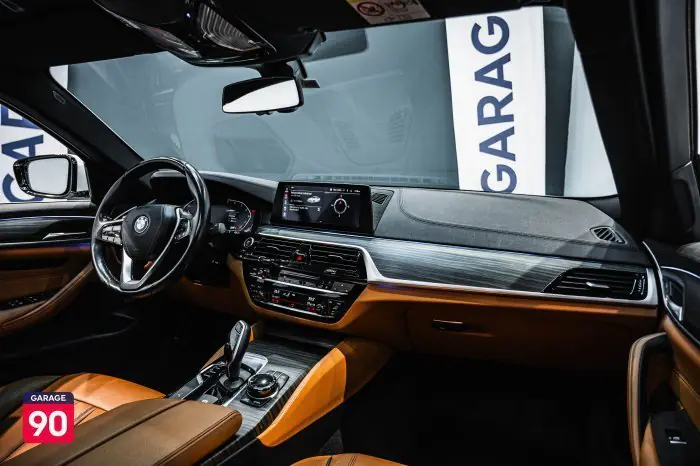 bmw 520i 2020 - صورة 12