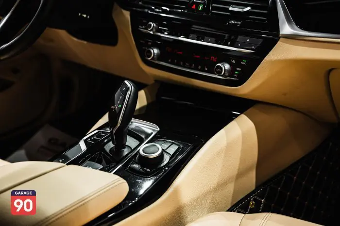 bmw 520i 2019 - صورة 16