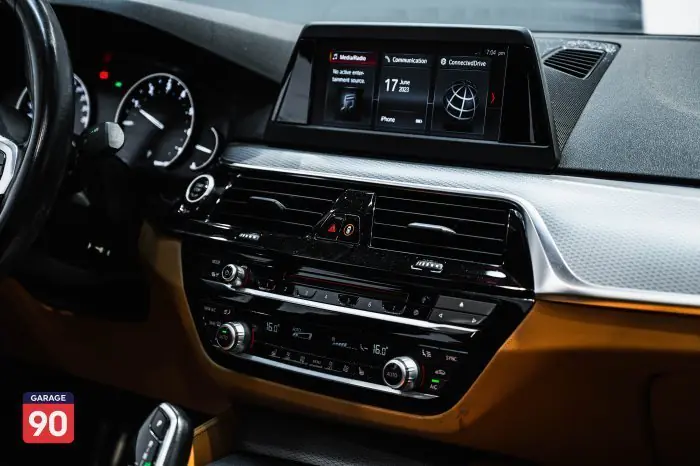 bmw 520i 2019 - صورة 14
