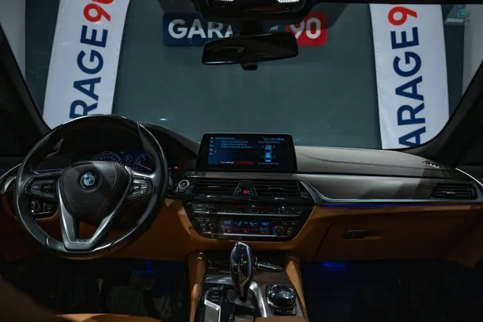 bmw 520i 2018 - صورة 10