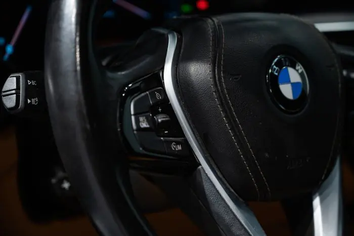 bmw 520i 2018 - صورة 12