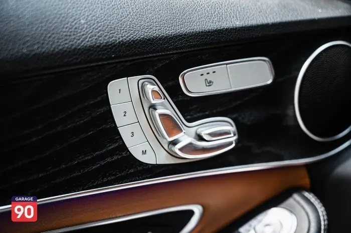 Mercedes-Benz C200 2019 - صورة 18