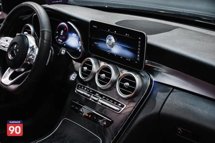 Mercedes-Benz C200 2019 - صورة 14