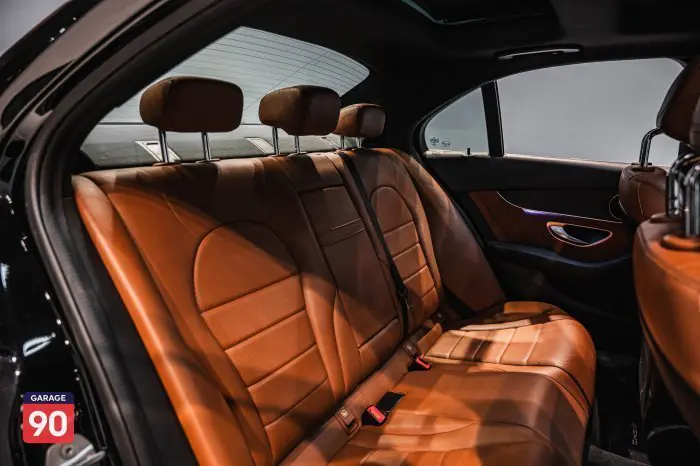 Mercedes-Benz C200 2019 - صورة 16