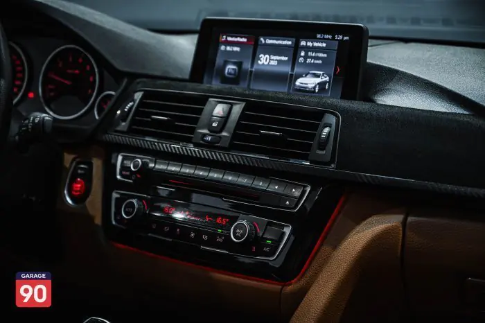 bmw 330i 2016 - صورة 15
