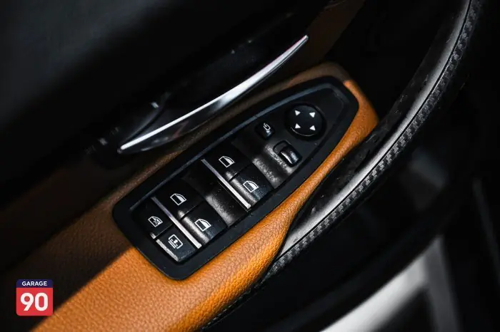bmw 330i 2016 - صورة 19