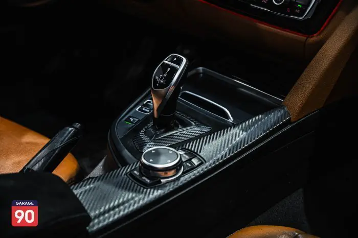 bmw 330i 2016 - صورة 16