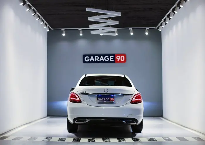Mercedes-Benz C200 2020 - صورة 4