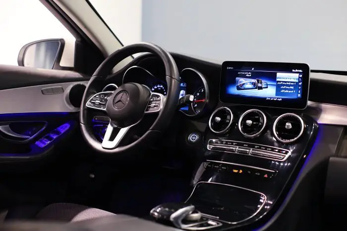Mercedes-Benz C200 2020 - صورة 14