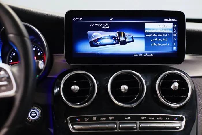 Mercedes-Benz C200 2020 - صورة 9