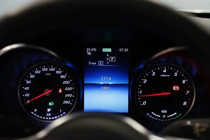 Mercedes-Benz C200 2020 - صورة 13