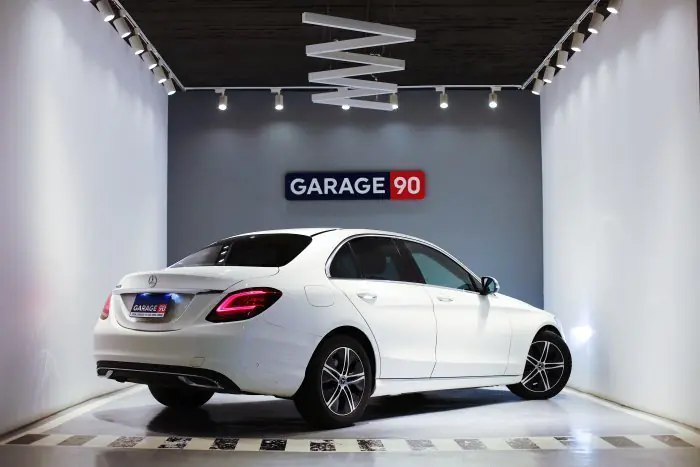 Mercedes-Benz C200 2020 - صورة 5