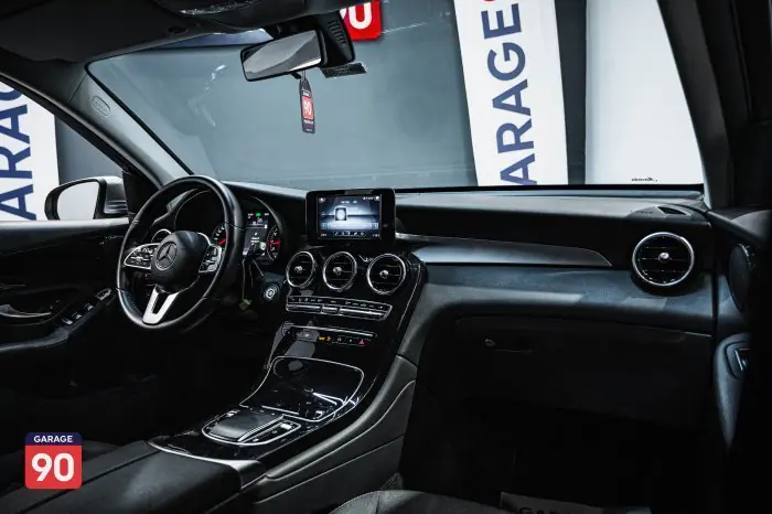 Mercedes-Benz GLC200 2021 - صورة 12
