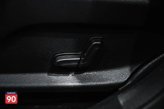 Mercedes-Benz GLC200 2021 - صورة 19