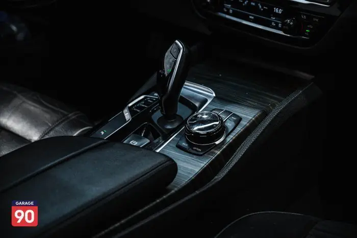 bmw 520i 2019 - صورة 16