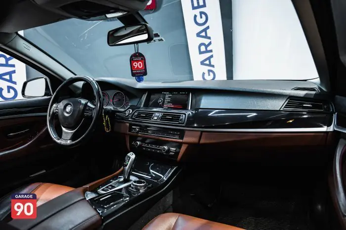 bmw 520i 2015 - صورة 15