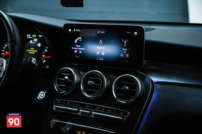 Mercedes-Benz GLC200 2020 - صورة 12