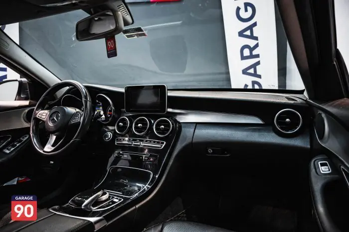 Mercedes-Benz C180 2018 - صورة 14