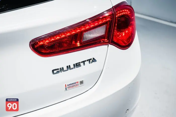 Alfa Romeo Giulia 2019 - صورة 10
