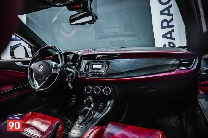 Alfa Romeo Giulia 2019 - صورة 14