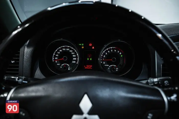 Mitsubishi Pajero 2016 - صورة 13