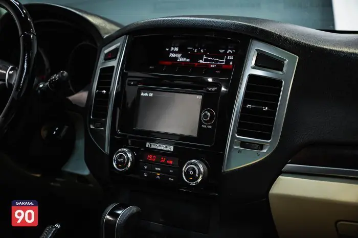 Mitsubishi Pajero 2016 - صورة 14