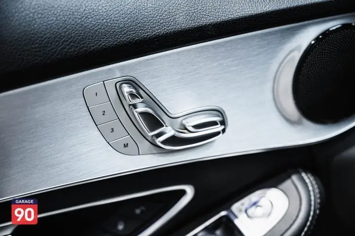 Mercedes-Benz C180 2020 - صورة 15