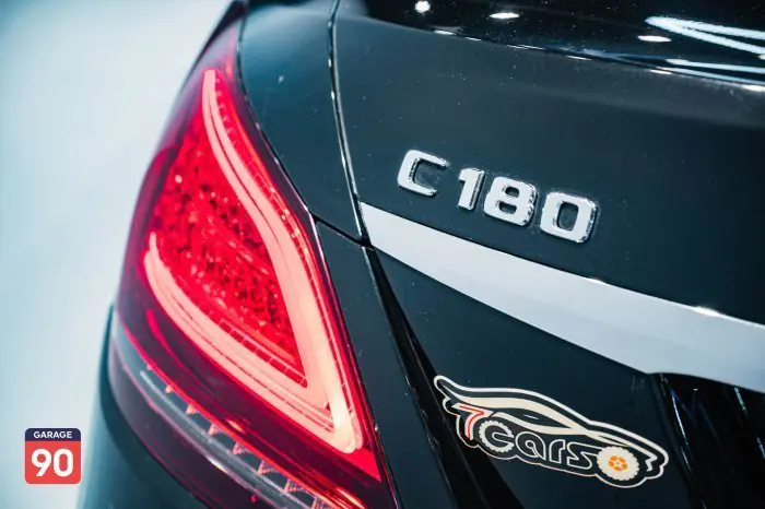 Mercedes-Benz C180 2020 - صورة 10