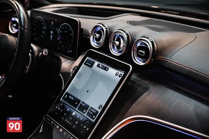 Mercedes-Benz C200 2022 - صورة 14