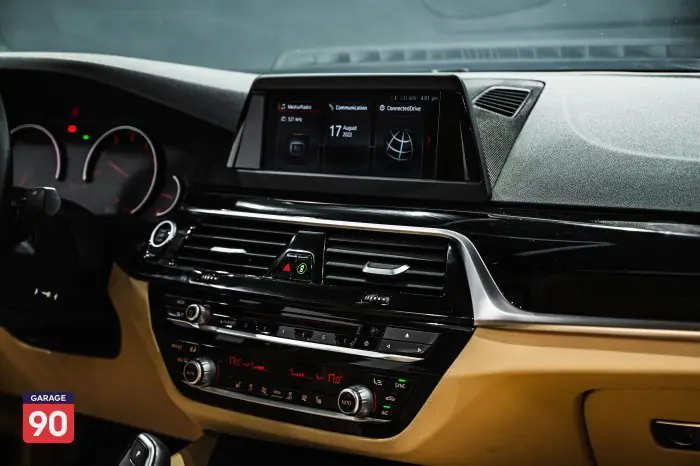 bmw 520i 2019 - صورة 17